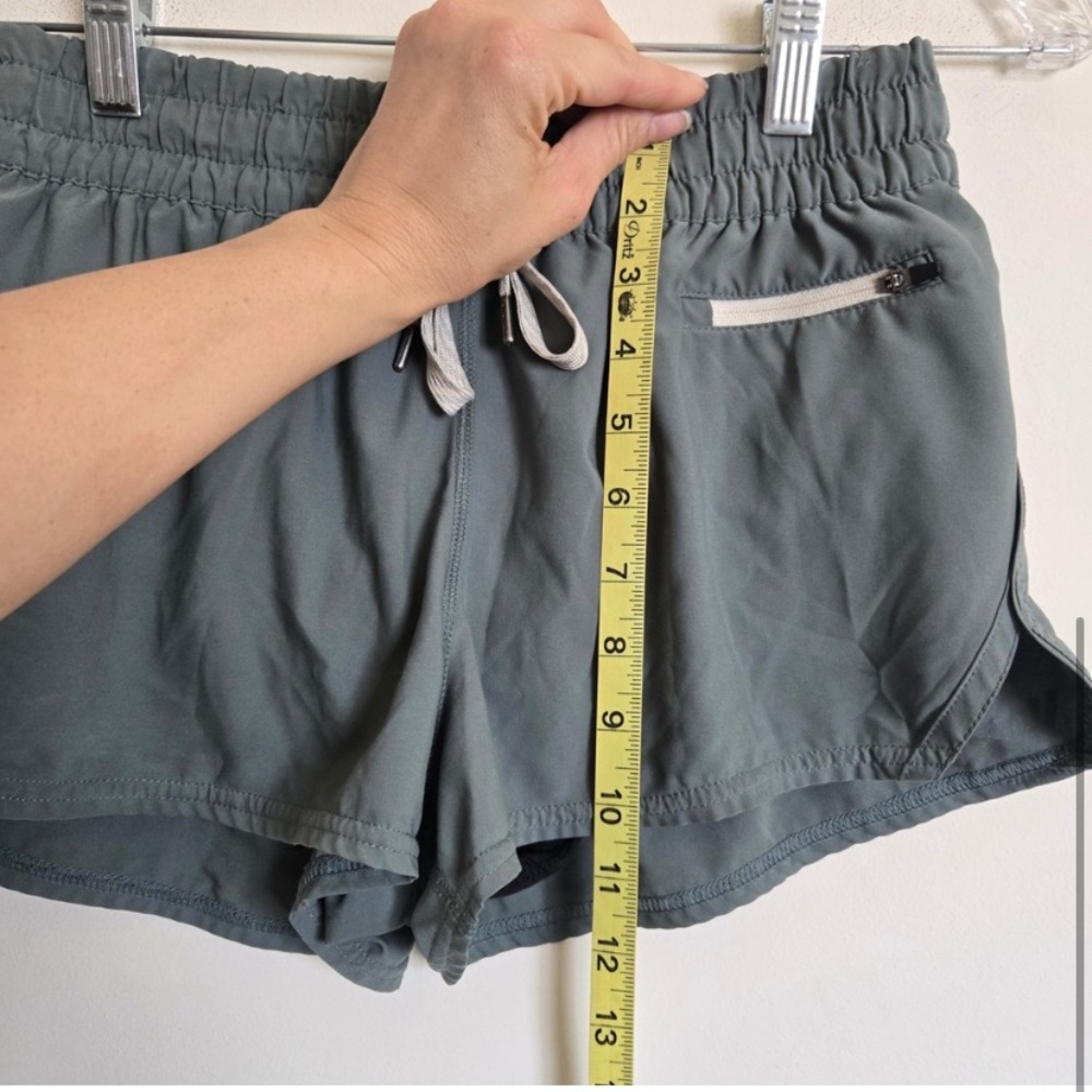 - Vuori Size Small Seafoam Green Relaxed Lines Athletic Casual Short Shorts - Picture 4 of 5